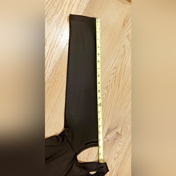 Anself Long Sleeve Cold Shoulder Fit to Flare V-Neck Black Dress - Picture 8 of 11